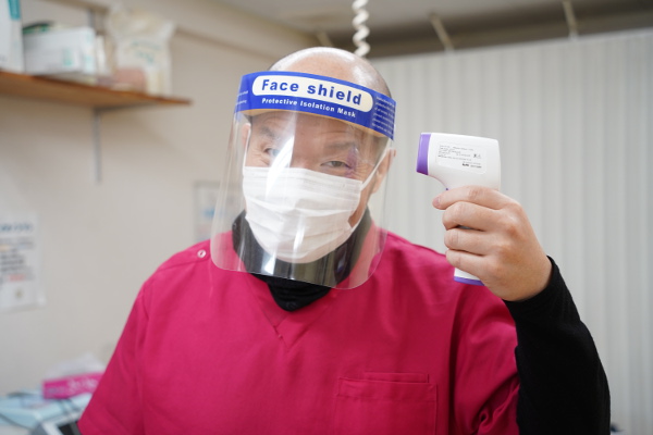 ご来院時全ての患者様に検温のお願いをしております。
