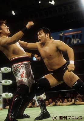 頚椎ヘルニアが原因で現役引退を余儀なくされました。この時代のいたみやしびれを知っているから、同じ辛さを抱えている多くの皆様の助けになりたいのです。